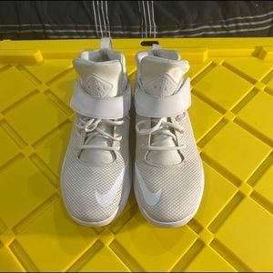 Kwazi triple white